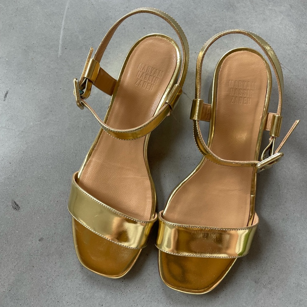 Maryam nazzair zadeh sandal